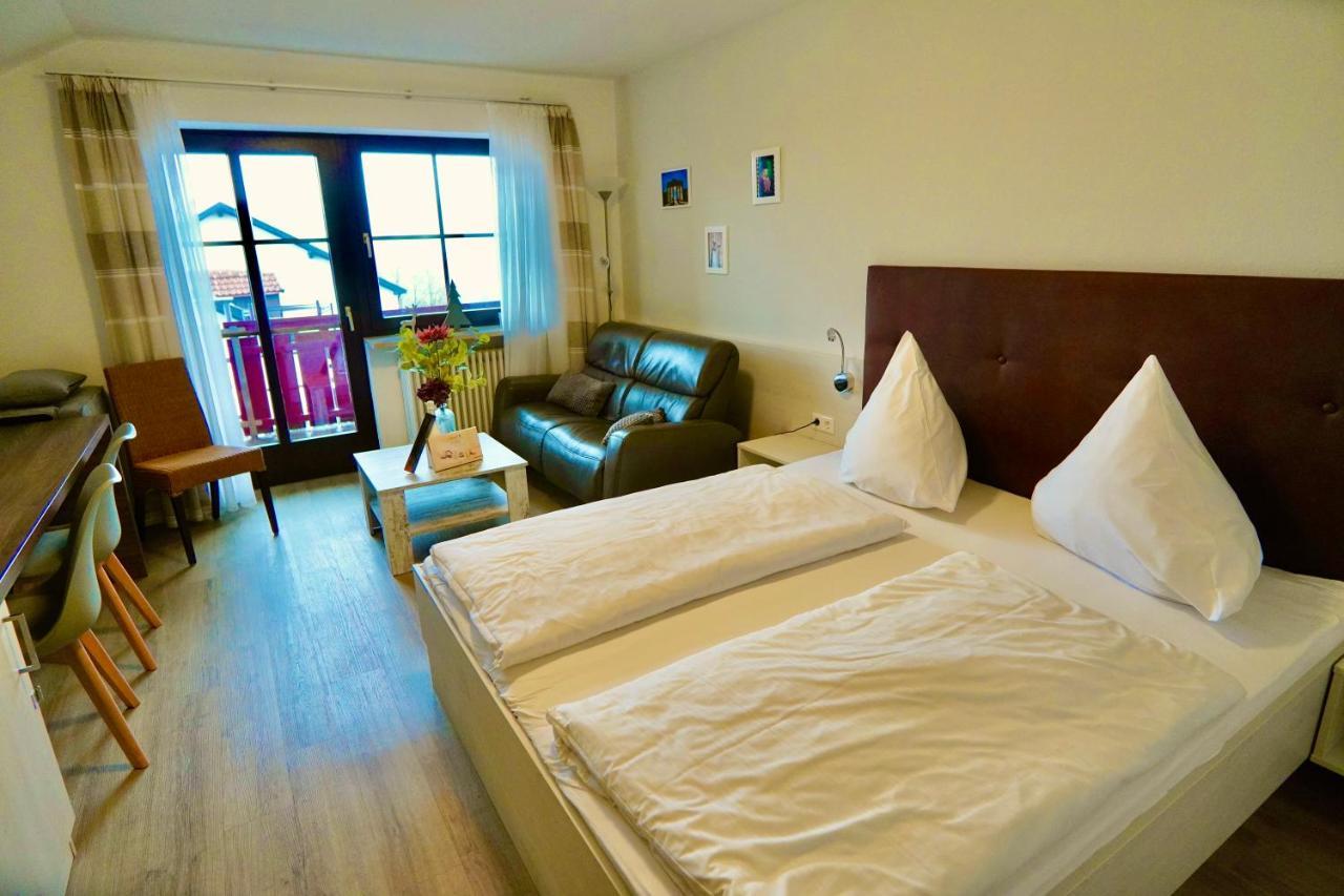 Hallelujah - Wunderschoenes Und Gepflegtes Apartment Mit Bademantelgang Zur Therme Bad Griesbach im Rottal Extérieur photo